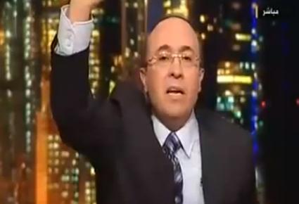 تراشق بأكواب المياه وشتائم على قناة الجزيرة